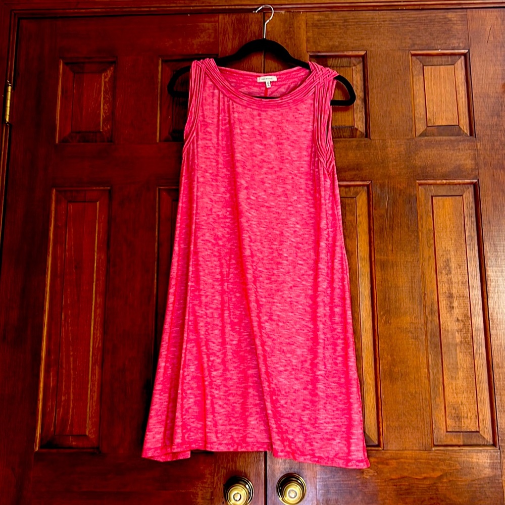 Sleeveless red and white dress